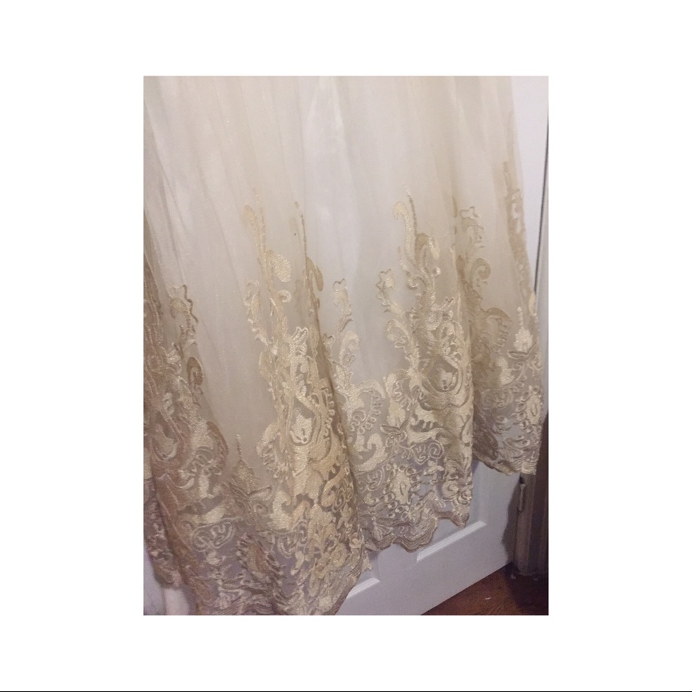 DEEP DISCOUNT SALE Chi Chi London White& Gold gown - Picture 2 of 3